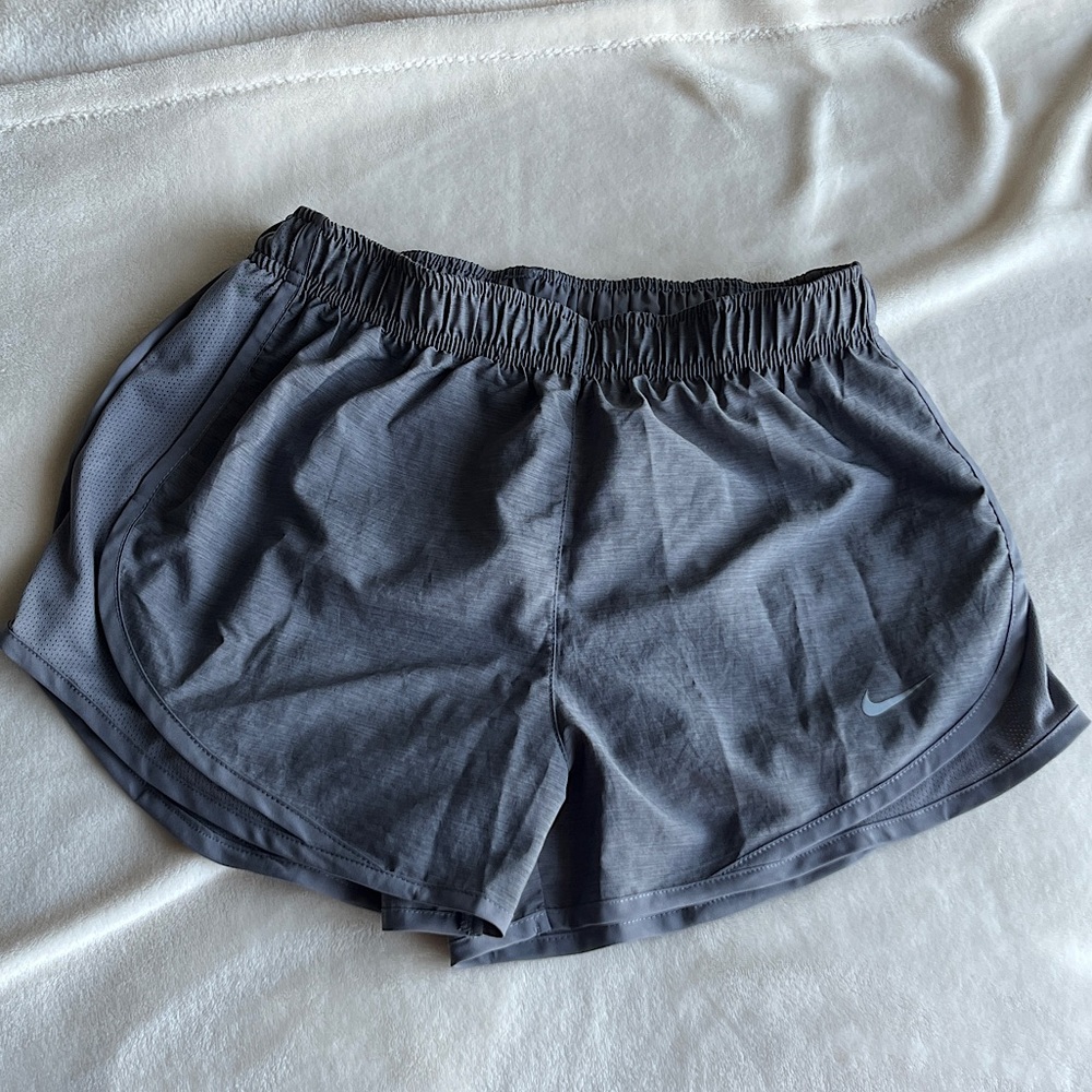 NIKE women’s running shorts-GREAT condition